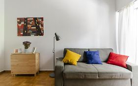 Colourful Apartment Under The Acropolis